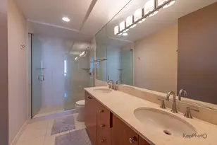 260 E Chestnut St, Chicago, IL 60611 - Photo 27
