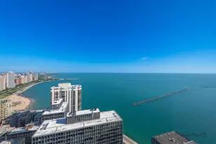 260 E Chestnut St, Chicago, IL 60611 - Photo 33