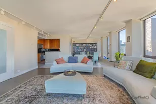 260 E Chestnut St, Chicago, IL 60611 - Photo 9