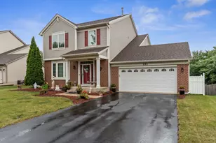 271 Fairhaven Dr, Saint Charles, IL 60175 - Photo 3