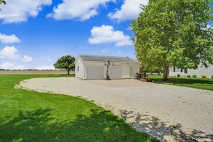 137 Chippewa Dr, Loda, IL 60948 - Photo 33