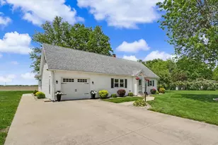 137 Chippewa Dr, Loda, IL 60948 - Photo 3