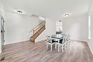 995 Christine Ln, Antioch, IL 60002 - Photo 3