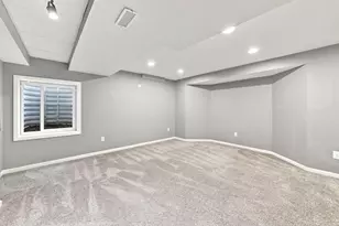 995 Christine Ln, Antioch, IL 60002 - Photo 29