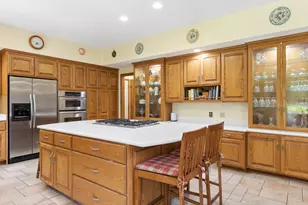 130 N Buckingham Dr, Sugar Grove, IL 60554 - Photo 9