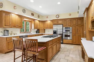 130 N Buckingham Dr, Sugar Grove, IL 60554 - Photo 7
