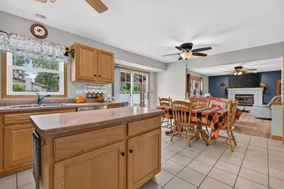 706 Country Squire Court, Morris, IL 60450 - Photo 11