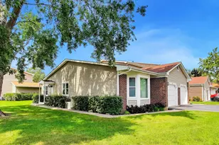 2172 N Queensburg Ln, Palatine, IL 60074 - Photo 1