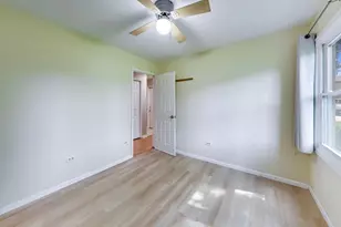 2172 N Queensburg Ln, Palatine, IL 60074 - Photo 17
