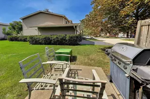 2172 N Queensburg Ln, Palatine, IL 60074 - Photo 29