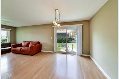 2172 N Queensburg Lane, Palatine, IL 60074 - Photo 7