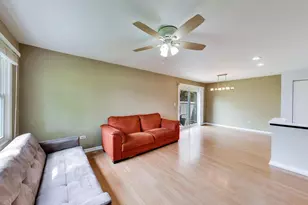 2172 N Queensburg Ln, Palatine, IL 60074 - Photo 5