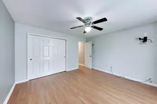 2172 N Queensburg Ln, Palatine, IL 60074 - Photo 15