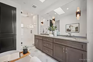 2214 W Oakdale Ave, Chicago, IL 60618 - Photo 27