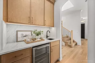 2214 W Oakdale Ave, Chicago, IL 60618 - Photo 9
