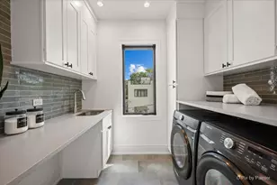 2214 W Oakdale Ave, Chicago, IL 60618 - Photo 31