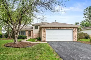 1702 Pebble Beach Dr, Plainfield, IL 60586 - Photo 1
