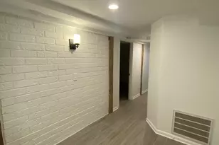 2925 N Sacramento Ave, Chicago, IL 60618 - Photo 5