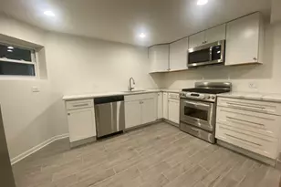 2925 N Sacramento Ave, Chicago, IL 60618 - Photo 17