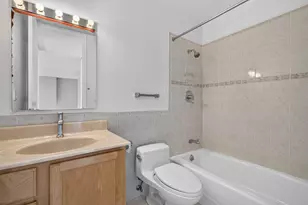 1660 N La Salle Dr, Chicago, IL 60614 - Photo 9