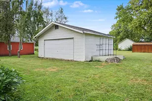 206 Park St, Cornell, IL 61319 - Photo 27
