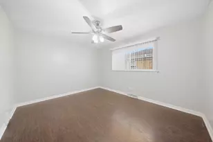 550 Yates Ave, Calumet City, IL 60409 - Photo 9