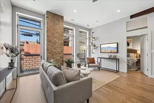 2411 W Walton St, Chicago, IL 60622 - Photo 5