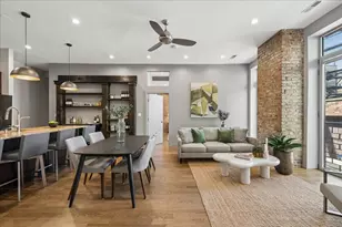 2411 W Walton St, Chicago, IL 60622 - Photo 9