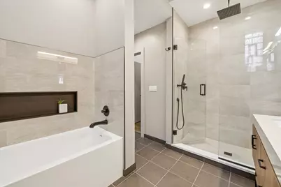 2411 W Walton Street #1C, Chicago, IL 60622 - Photo 19