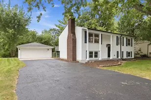 30W234 Claymore Ln, Naperville, IL 60563 - Photo 1