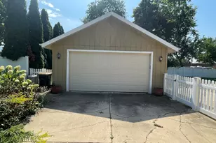 464 S Madison St, Oswego, IL 60543 - Photo 49
