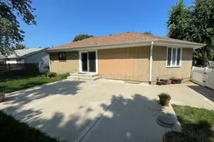 464 S Madison St, Oswego, IL 60543 - Photo 43