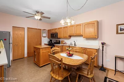 16220 Tomahawk Lake Court, Crest Hill, IL 60403 - Photo 5