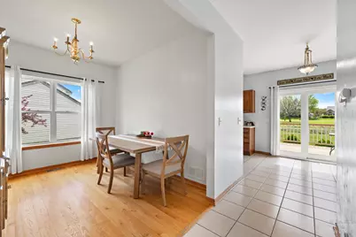 2039 Greenview Drive, Woodstock, IL 60098 - Photo 9
