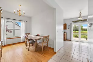 2039 Greenview Dr, Woodstock, IL 60098 - Photo 9