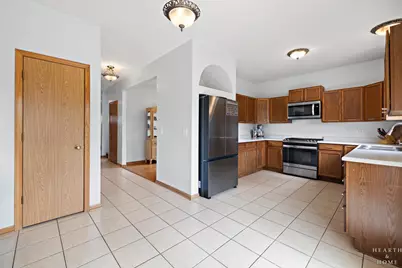 2039 Greenview Drive, Woodstock, IL 60098 - Photo 7