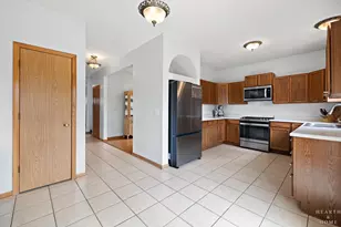 2039 Greenview Dr, Woodstock, IL 60098 - Photo 7