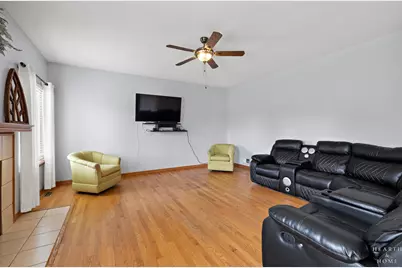 2039 Greenview Drive, Woodstock, IL 60098 - Photo 11