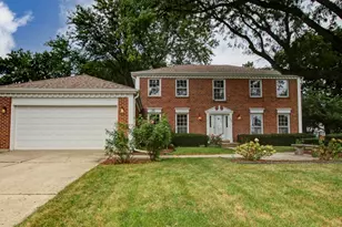 853 Dorset Dr, Wheaton, IL 60189 - Photo 1