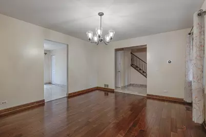 77 Montclair Road, Vernon Hills, IL 60061 - Photo 7