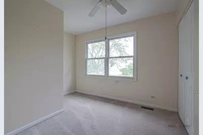 77 Montclair Road, Vernon Hills, IL 60061 - Photo 21