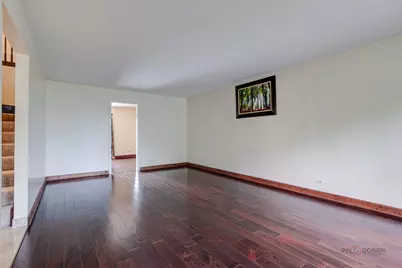 77 Montclair Road, Vernon Hills, IL 60061 - Photo 5