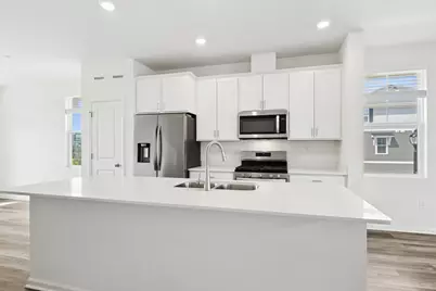 2111 Yellowstone Boulevard, Mundelein, IL 60060 - Photo 5