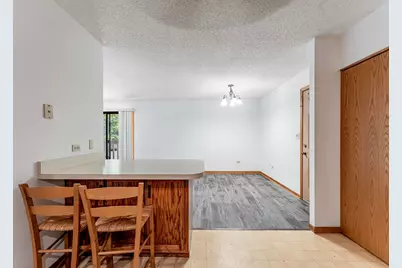 884 N Prairie Avenue #2B, Joliet, IL 60435 - Photo 5