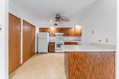 884 N Prairie Avenue #2B, Joliet, IL 60435 - Photo 3