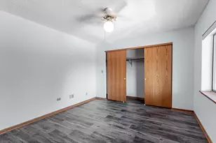 884 N Prairie Ave, Joliet, IL 60435 - Photo 11