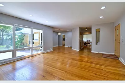 4915 Jerome Avenue, Skokie, IL 60077 - Photo 5