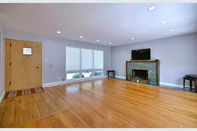 4915 Jerome Avenue, Skokie, IL 60077 - Photo 7