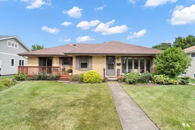 1420 E Green Lane, Mount Prospect, IL 60056 - Photo 1