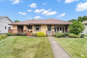 1420 E Green Ln, Mount Prospect, IL 60056 - Photo 1